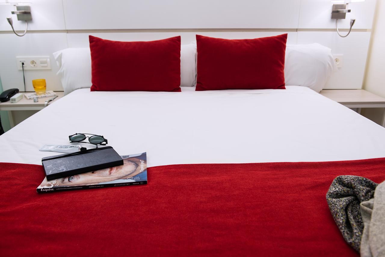Hotel Pompaelo Plaza Del Ayuntamiento & Spa ปัมโปลนา ภายนอก รูปภาพ