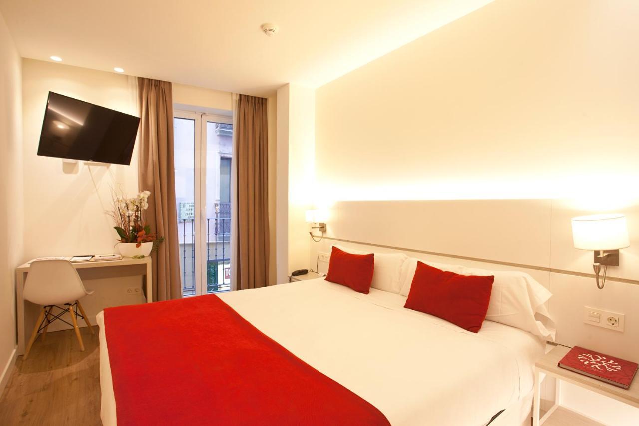 Hotel Pompaelo Plaza Del Ayuntamiento & Spa ปัมโปลนา ภายนอก รูปภาพ