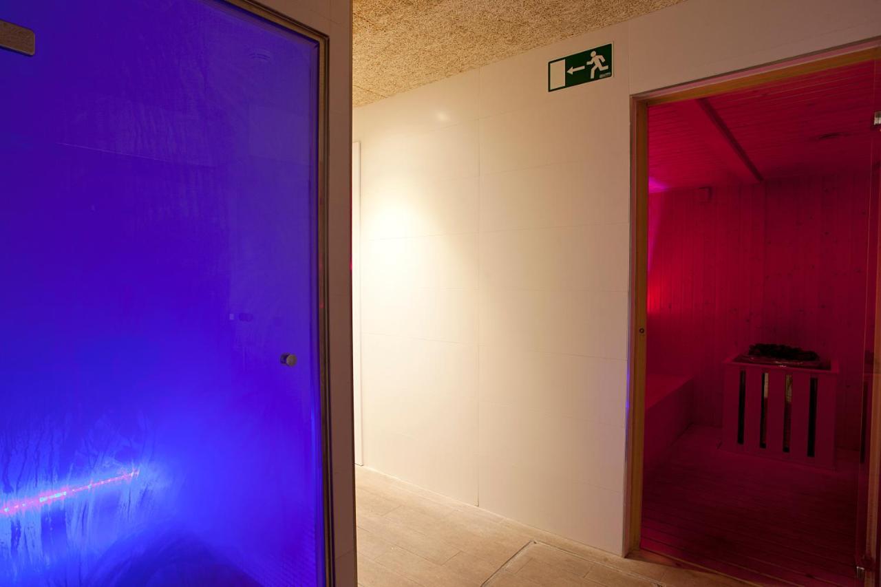 Hotel Pompaelo Plaza Del Ayuntamiento & Spa ปัมโปลนา ภายนอก รูปภาพ